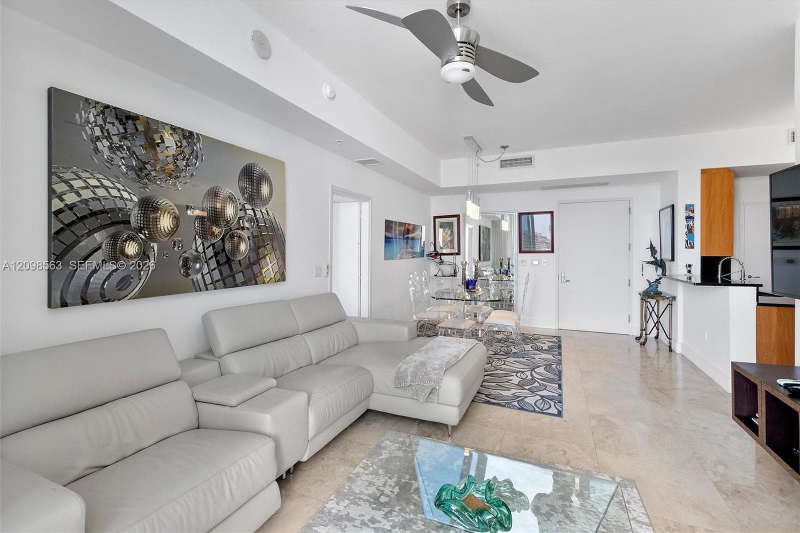 Continuum North · #704 in Miami Beach - Photo 3
