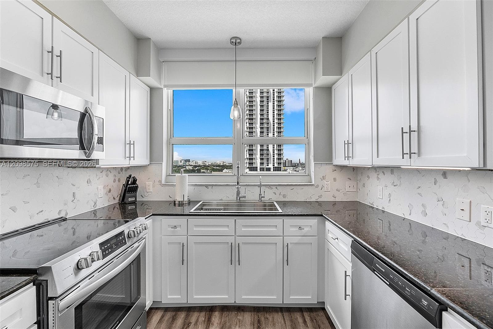 Cite on the Bay East · #1401 in Miami - Photo 7