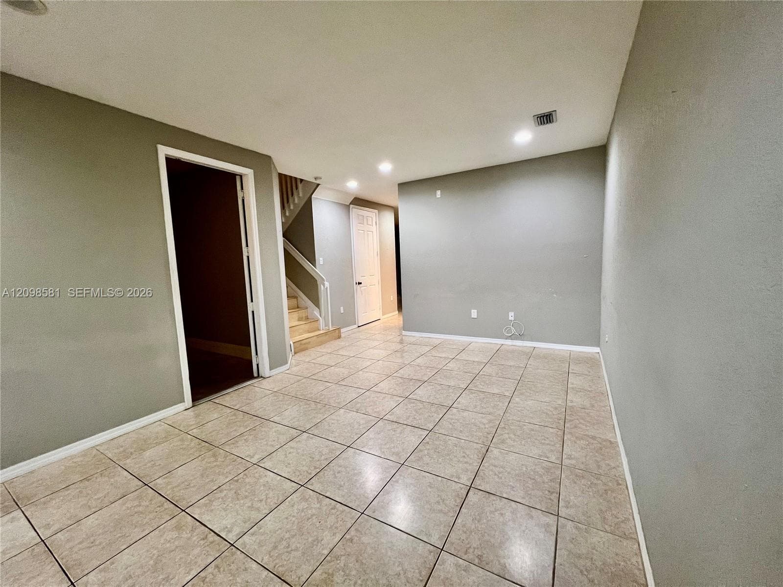 646 NE 35th Ave #646 photo 3