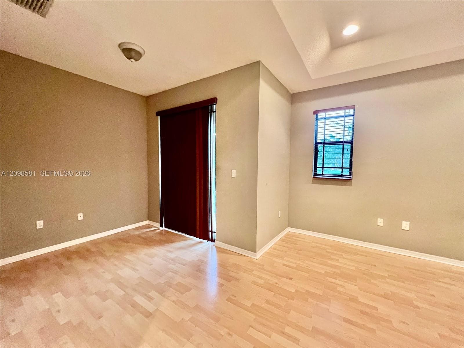646 NE 35th Ave #646 photo 32