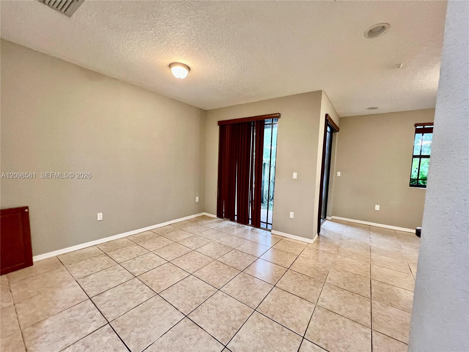 646 NE 35th Ave #646 photo 18