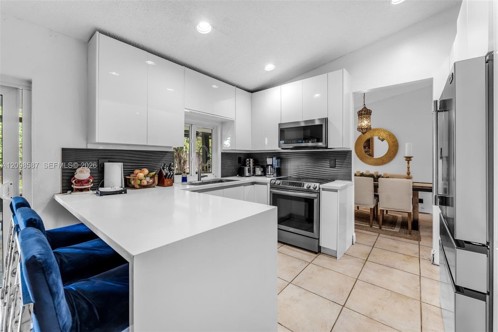15325 SW 54th Ter photo 6