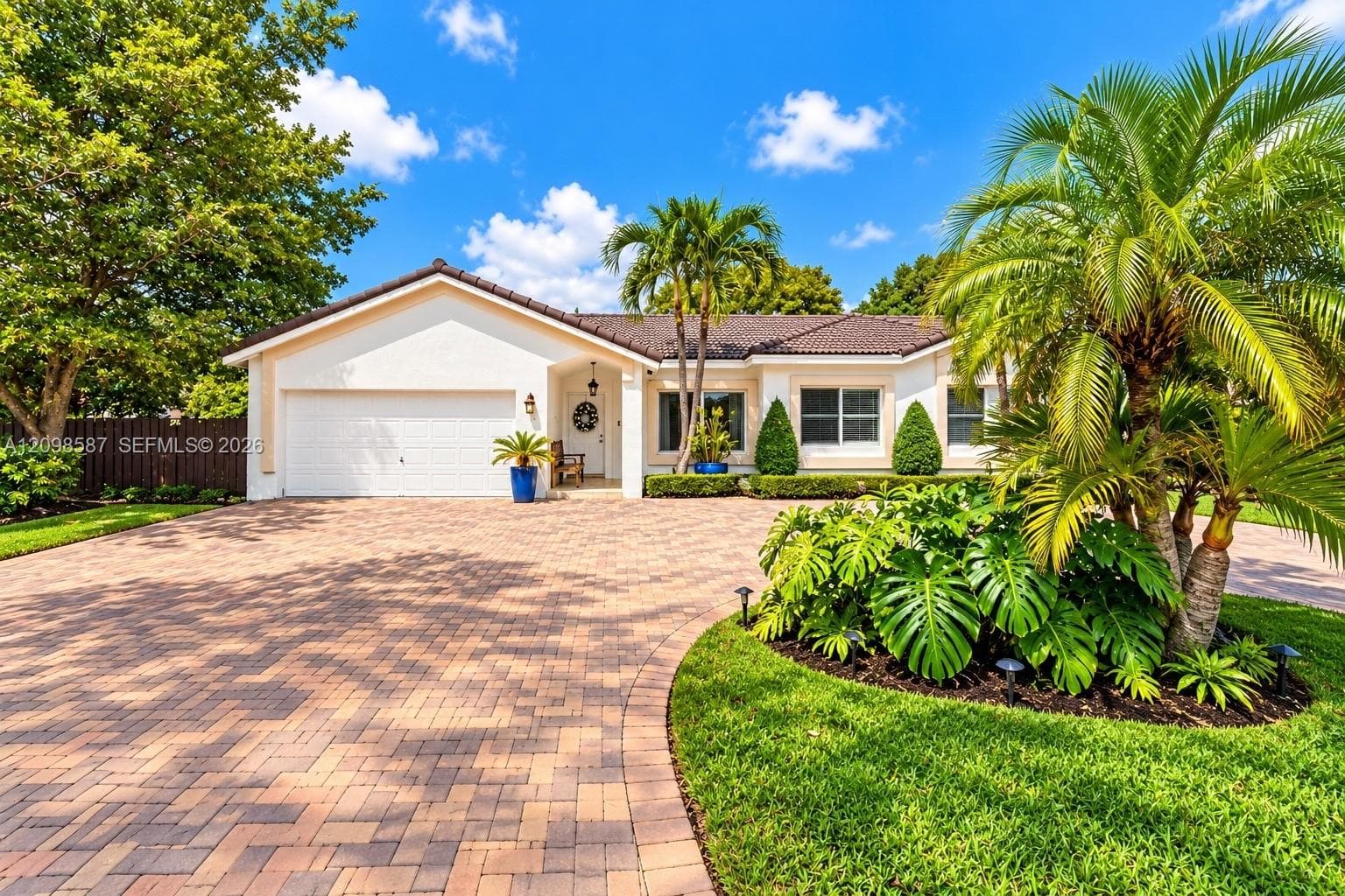 15325 SW 54th Ter photo 3