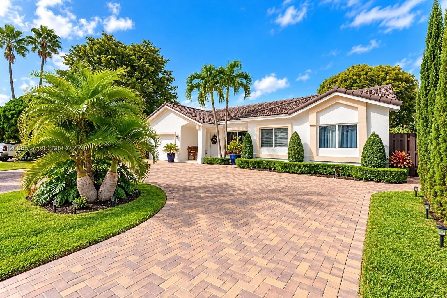 15325 SW 54th Ter photo 1