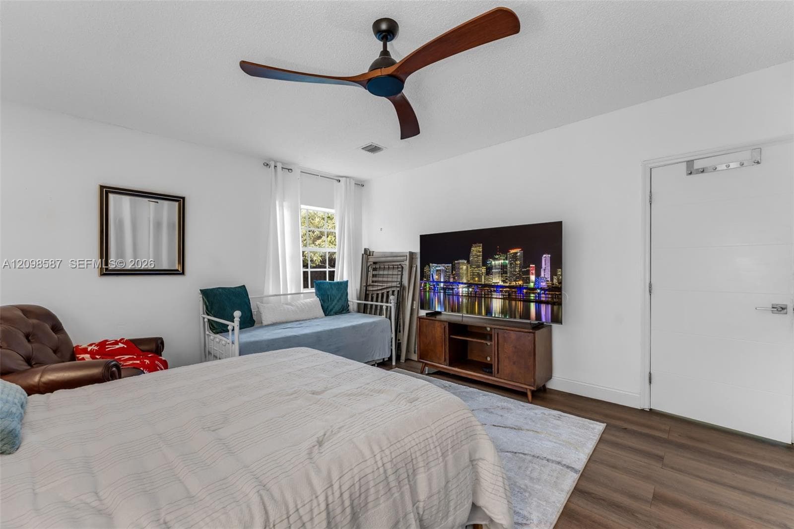 15325 SW 54th Ter photo 10