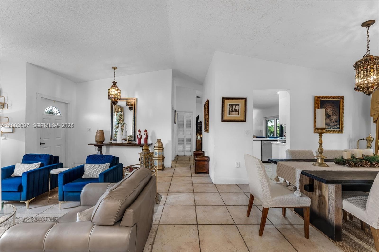 15325 SW 54th Ter photo 4