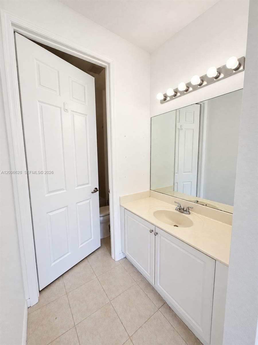 2365 NE 42nd Cir photo 16