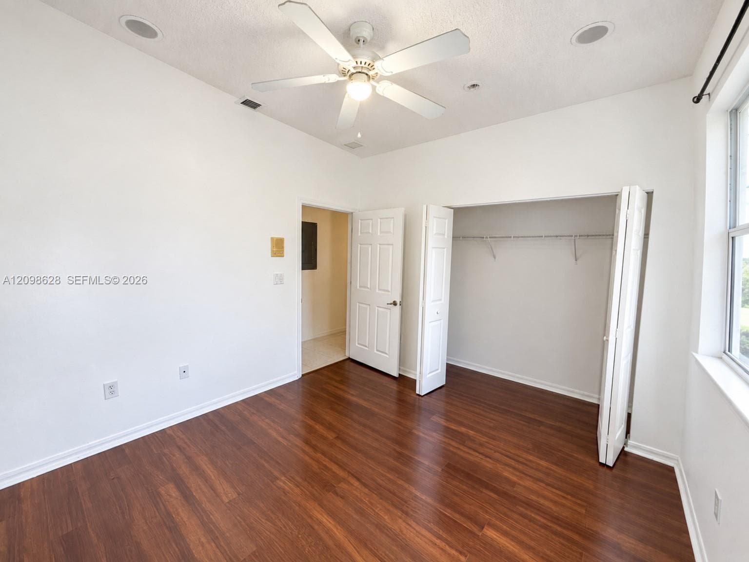 2365 NE 42nd Cir photo 12