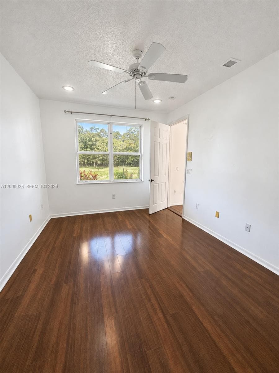 2365 NE 42nd Cir photo 14
