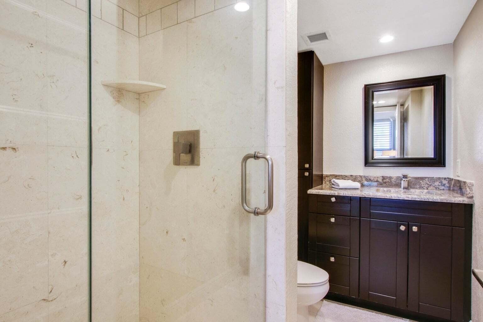 Guest bathroom -1