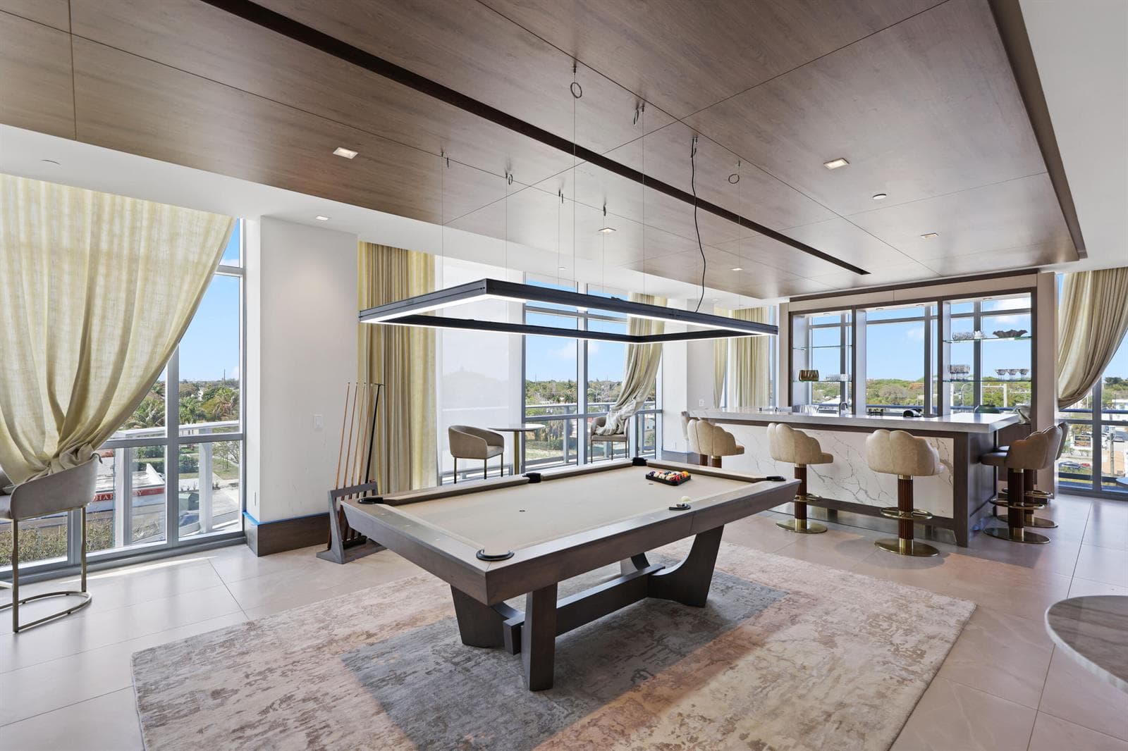 CLUB ROOM
