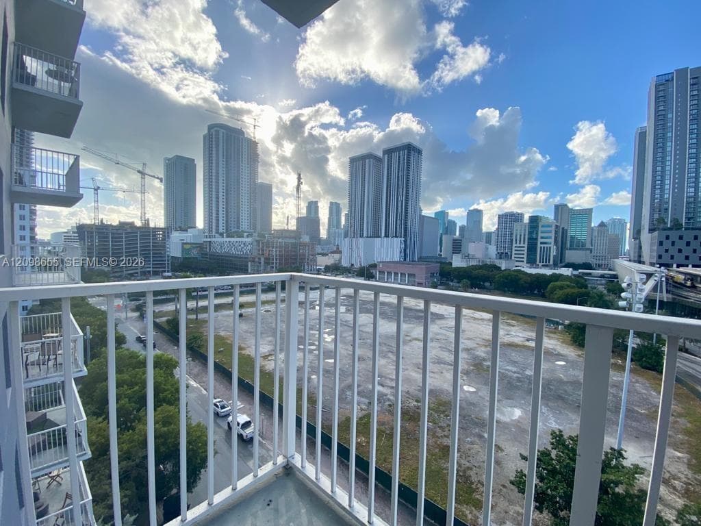 MADISON DOWNTOWN CONDO · #W-1004 in Miami - Photo 12