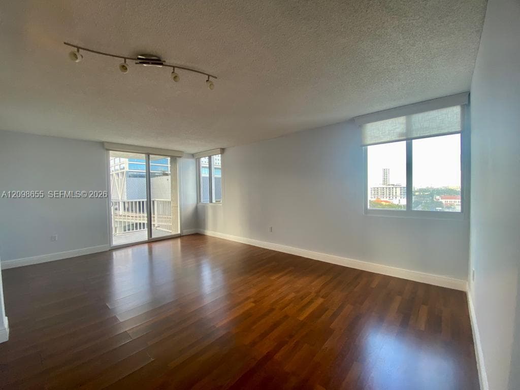 MADISON DOWNTOWN CONDO · #W-1004 in Miami - Photo 3