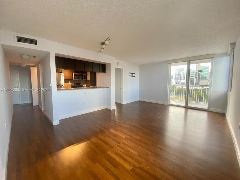 MADISON DOWNTOWN CONDO · #W-1004 in Miami - Photo 1