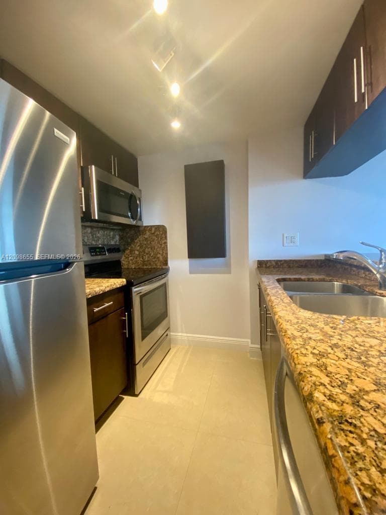 MADISON DOWNTOWN CONDO · #W-1004 in Miami - Photo 9