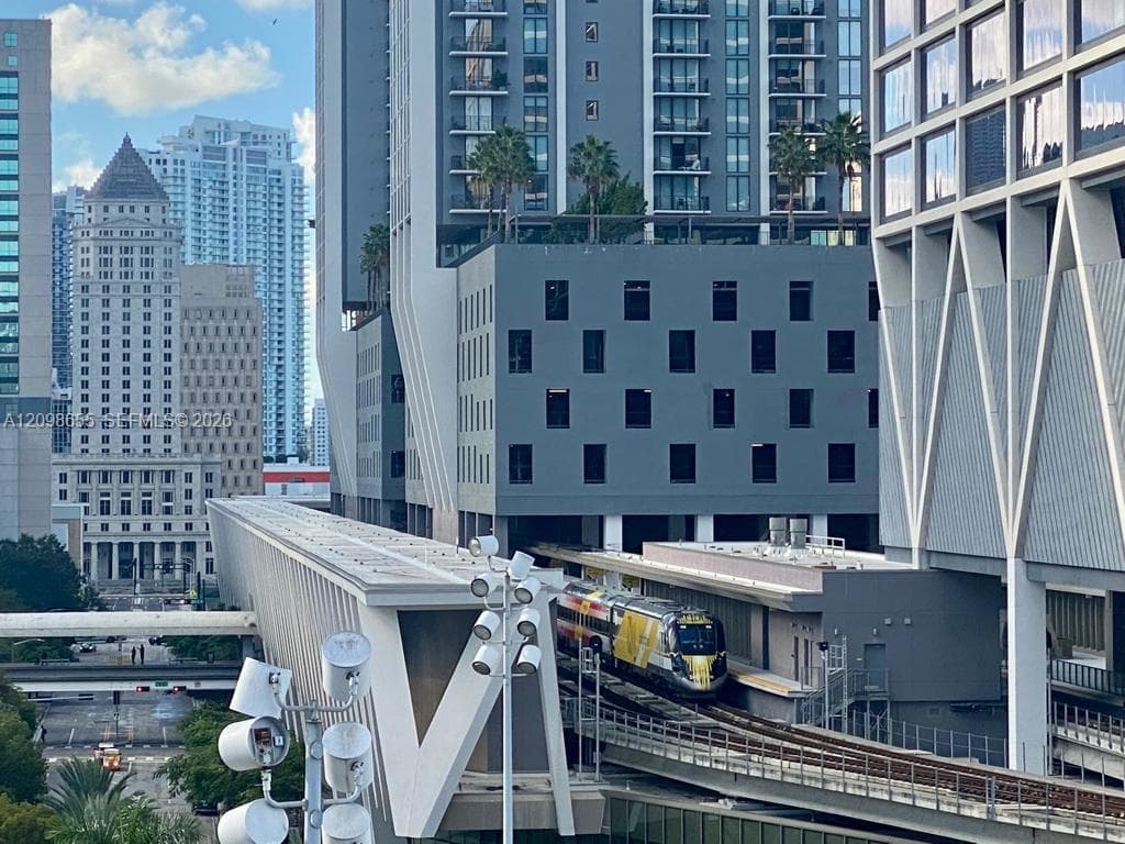 MADISON DOWNTOWN CONDO · #W-1004 in Miami - Photo 24