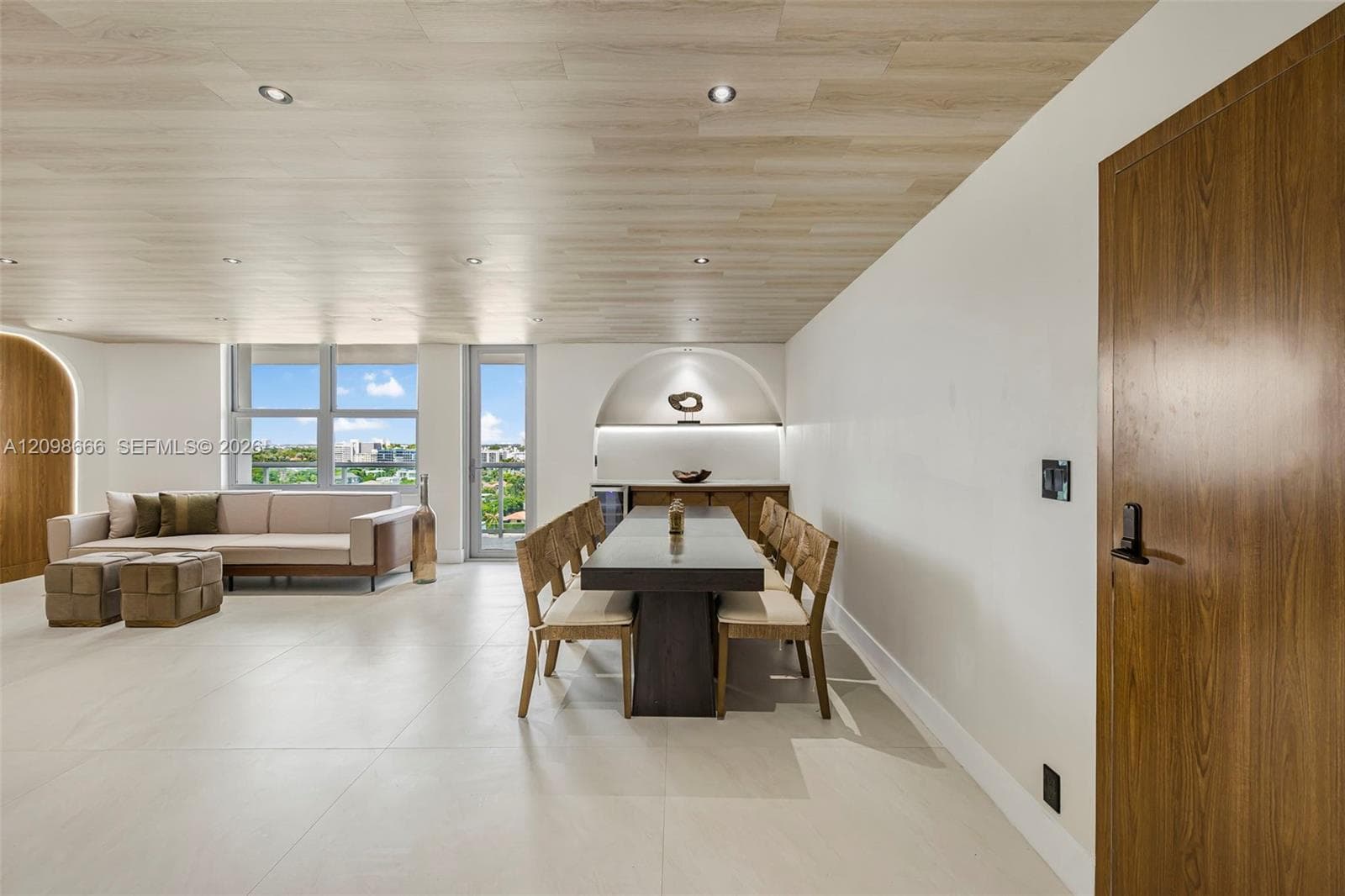 9500 OCEANS CONDO · #1209 in Surfside - Photo 2