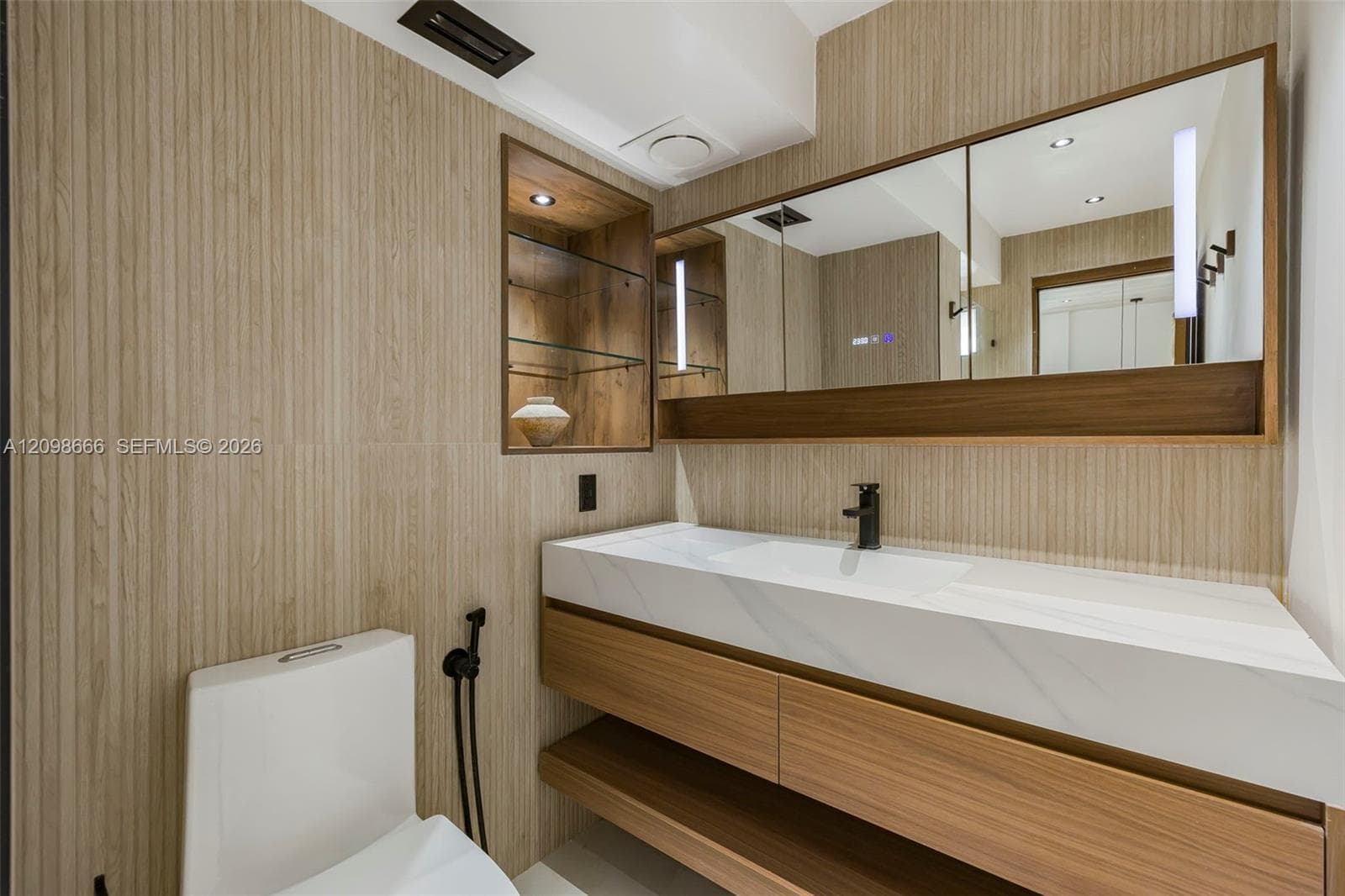 9500 OCEANS CONDO · #1209 in Surfside - Photo 15
