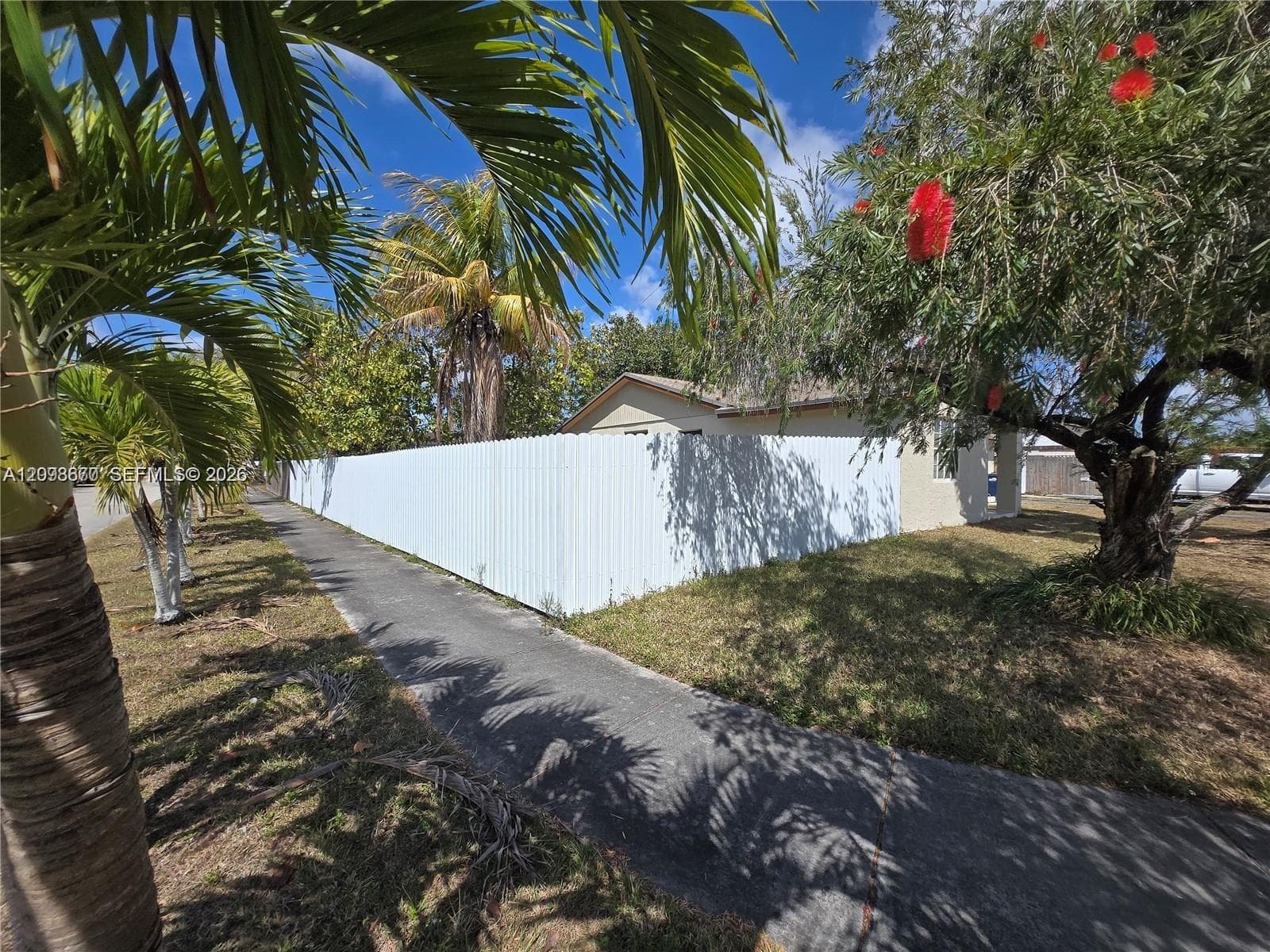 13377 SW 46th Ln photo 4
