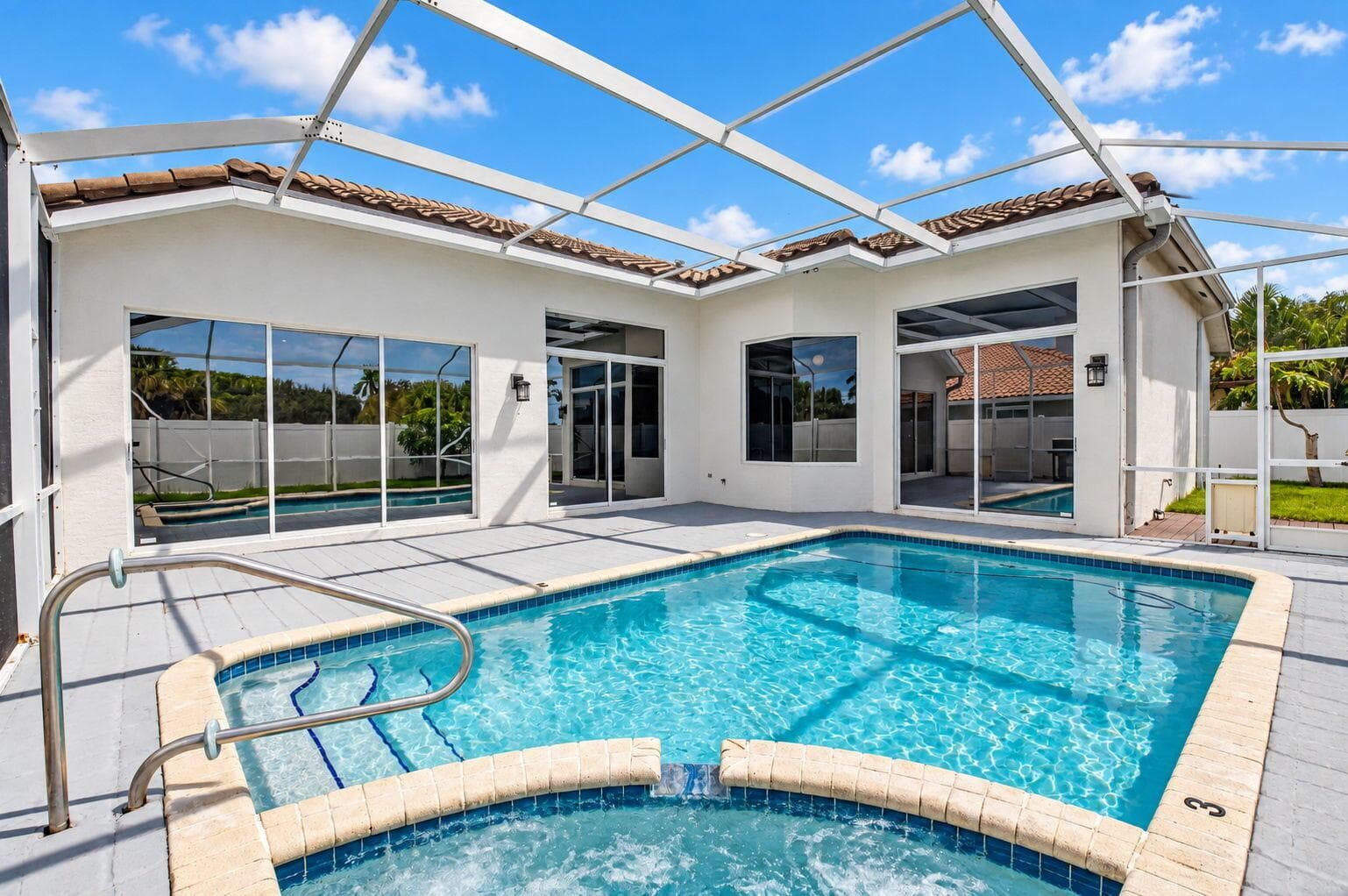 Pool - Patio
