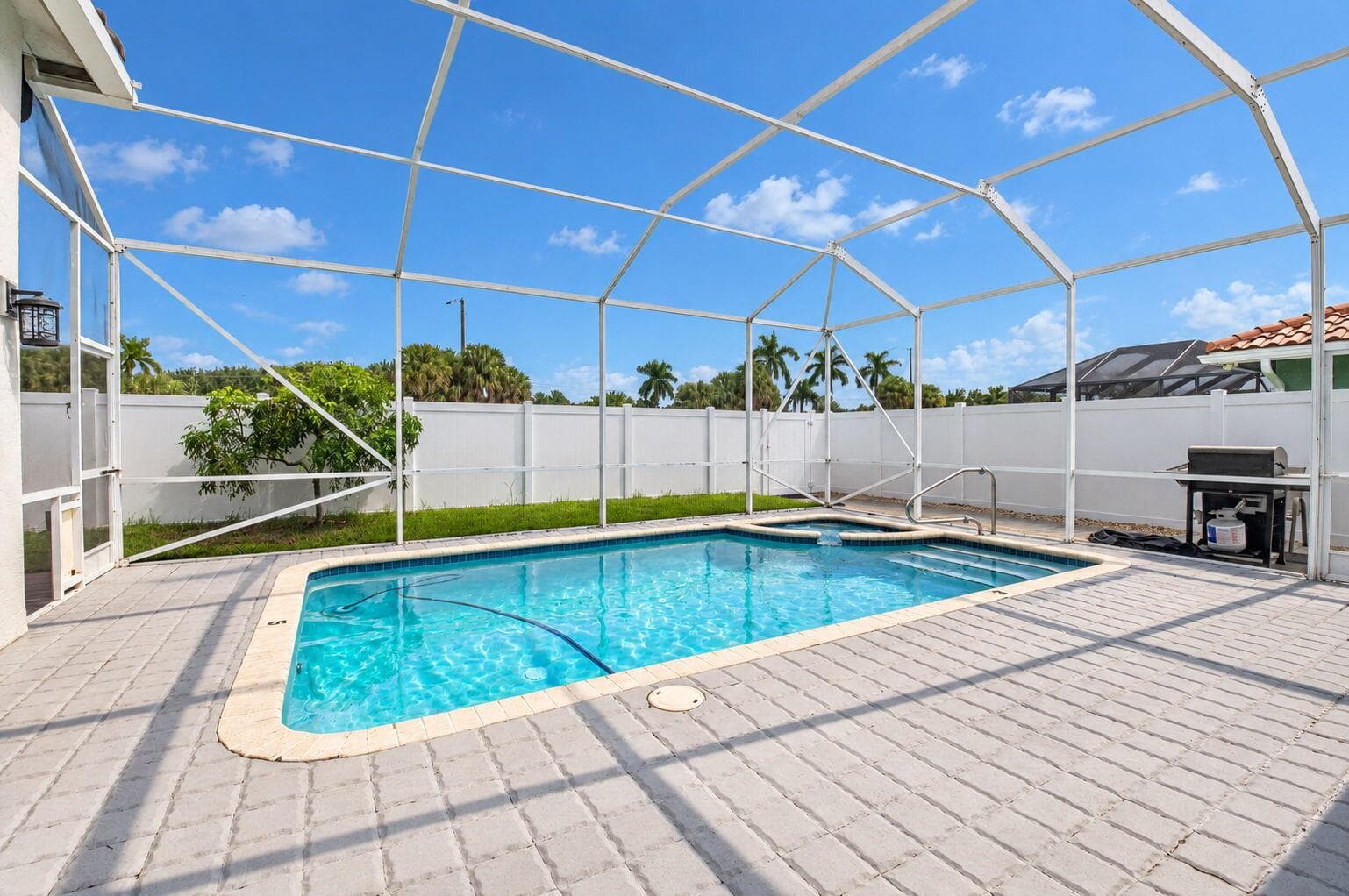 Pool - Patio