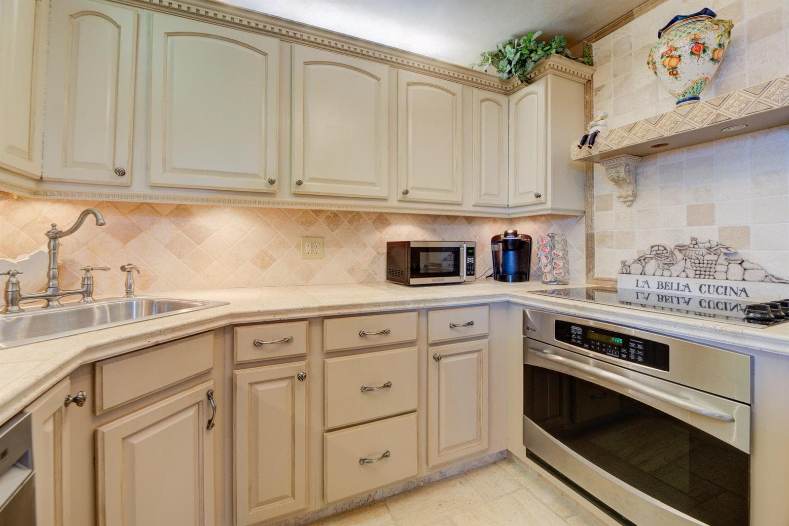 JH 1404 kitchen 4