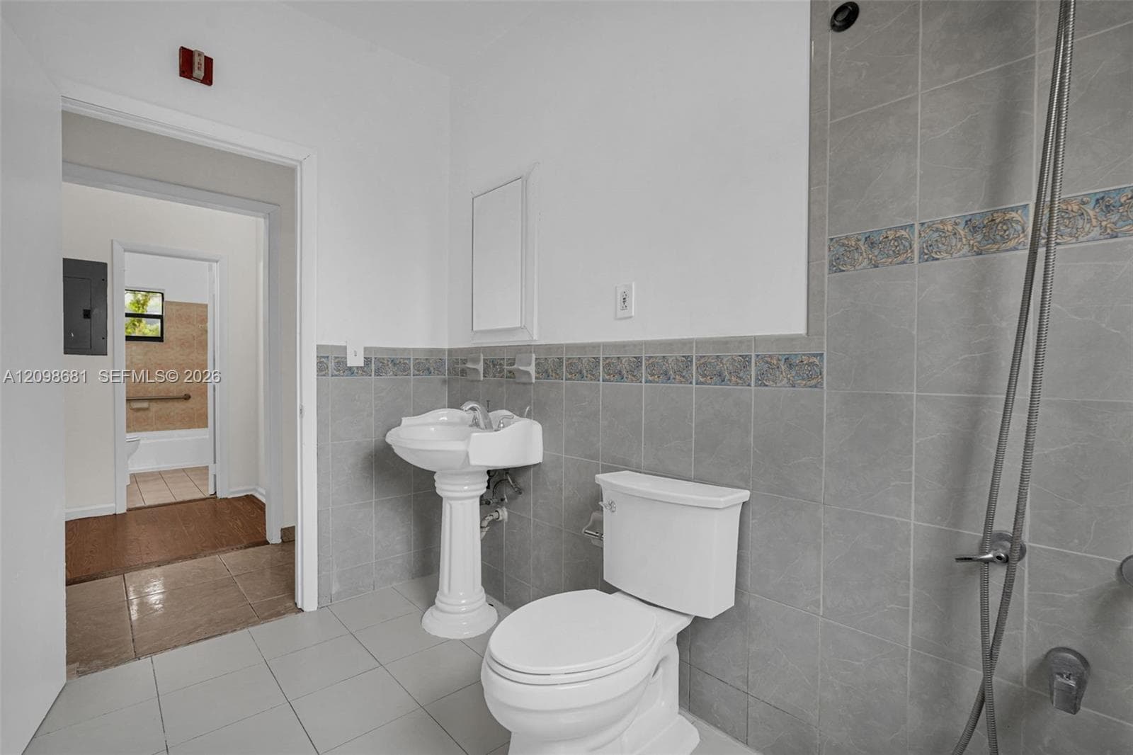 520 NW 49th St #1 photo 33