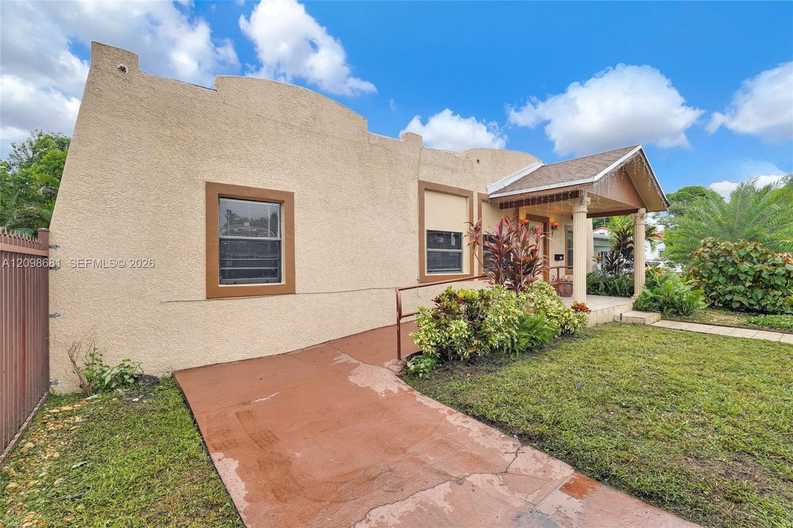 520 NW 49th St #1 photo 4