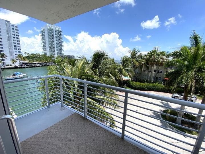 LINCOLN BAY TOWERS CONDO · #401 in Miami Beach - Photo 3