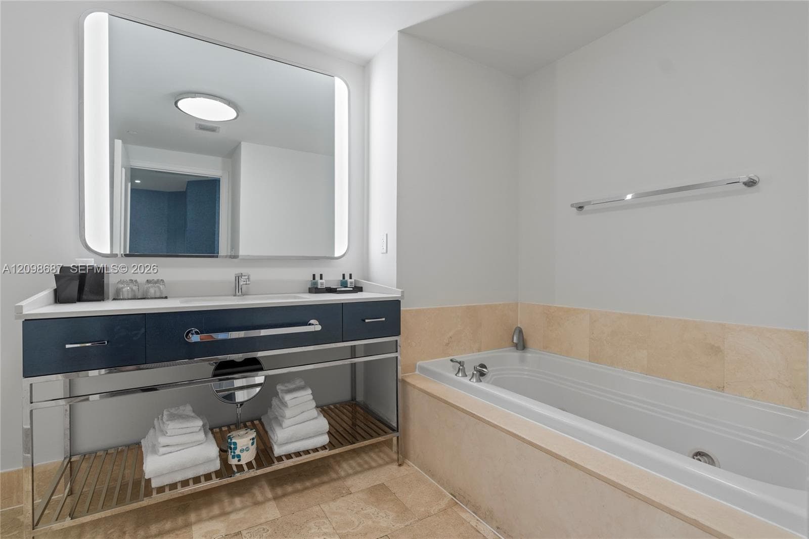 3rd bathroom - 2610