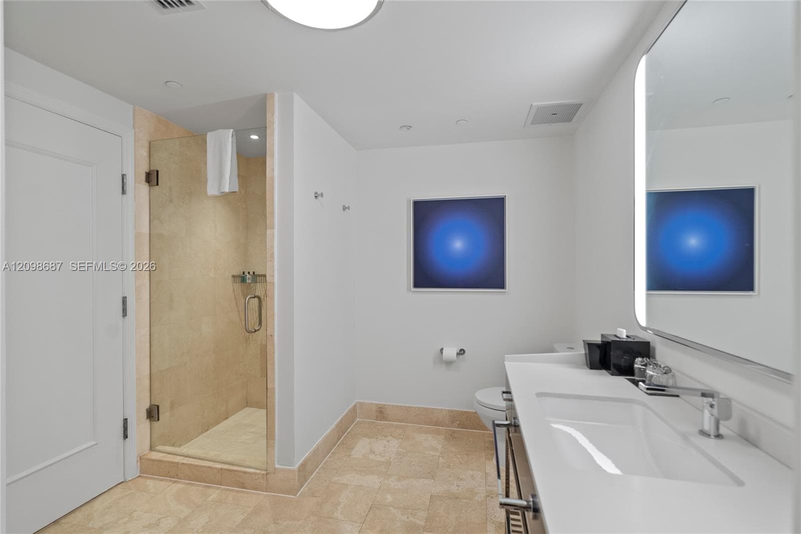 3rd bathroom - 2610
