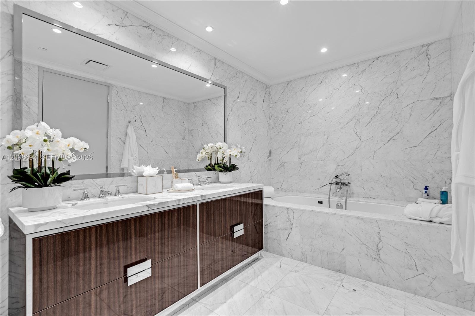 Ritz-Carlton Residences Sunny Isles · #705 in Sunny Isles Beach - Photo 36