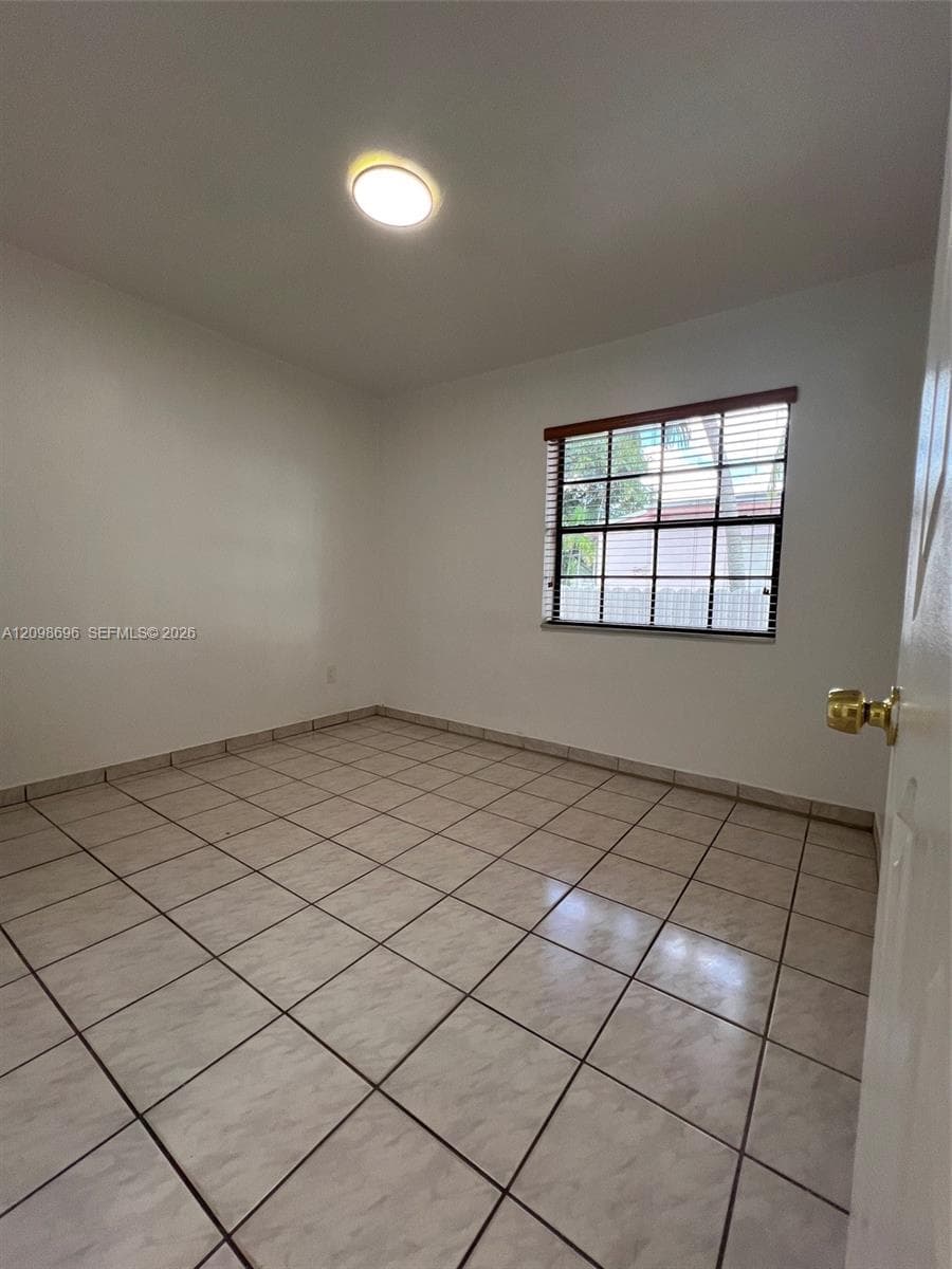 69 E 50th Pl photo 12