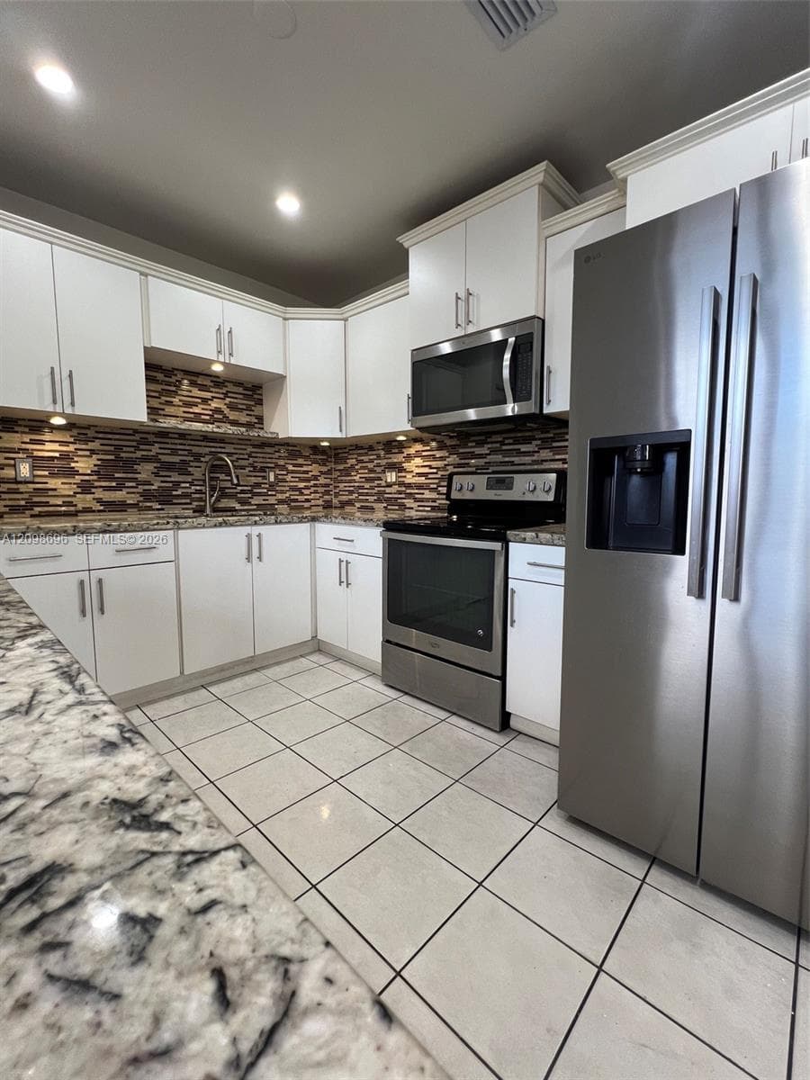 69 E 50th Pl photo 10