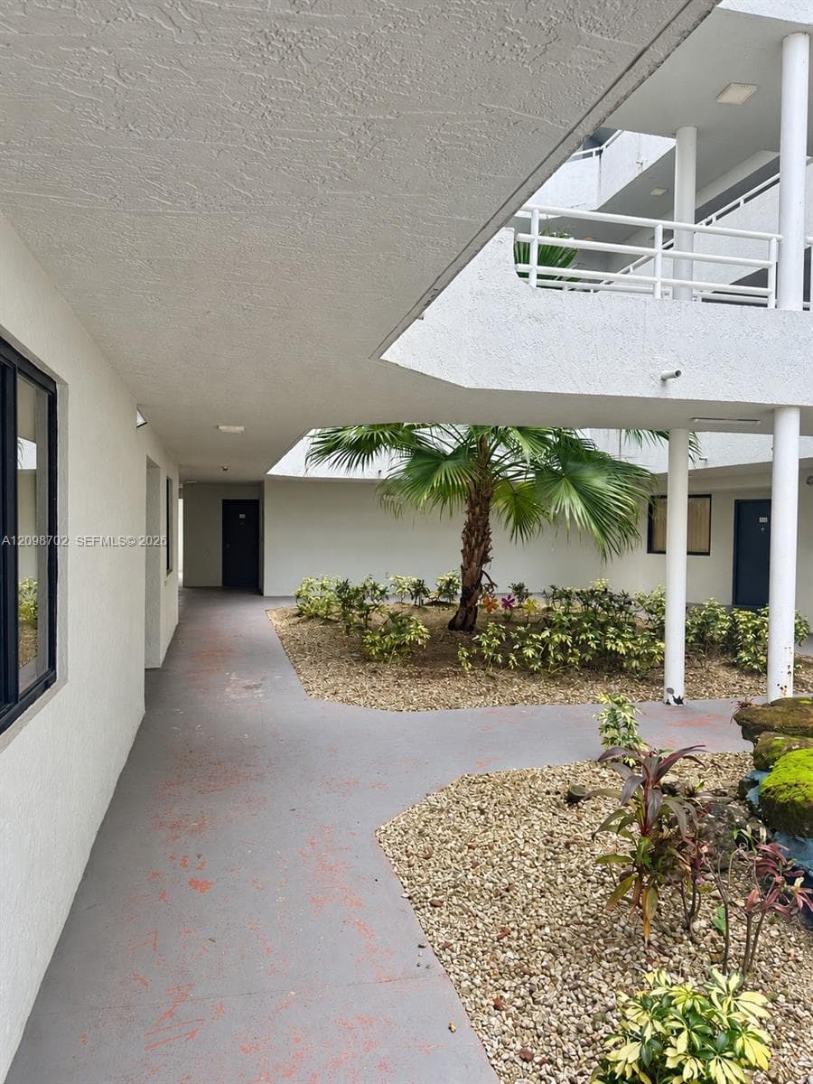 VERABELLA FALLS CONDO · #A-103 in Miami - Photo 2