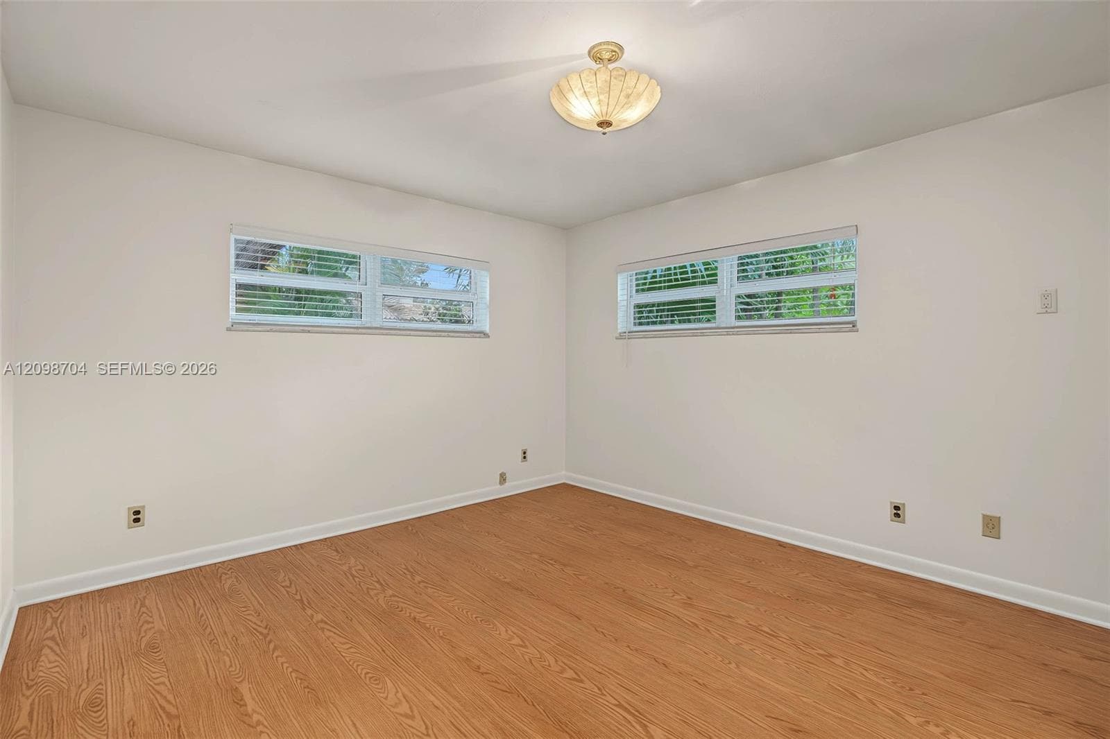508 N Castania Ave photo 27