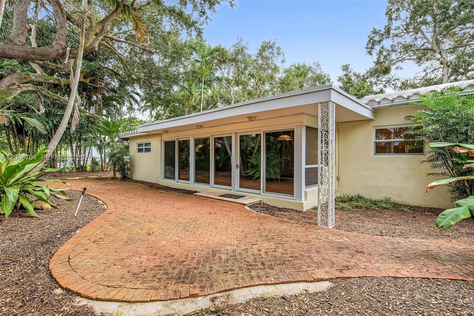 508 N Castania Ave photo 6