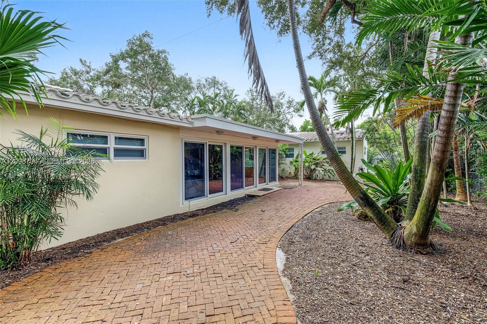 508 N Castania Ave photo 5