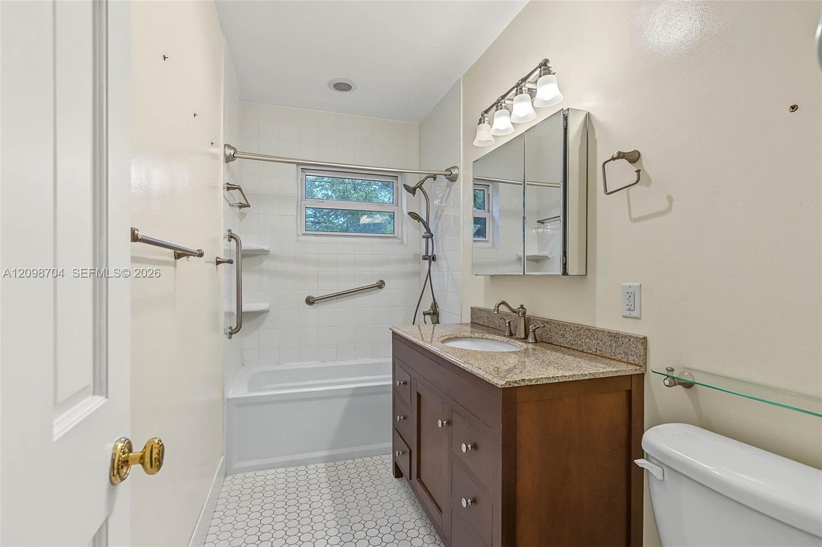 508 N Castania Ave photo 11