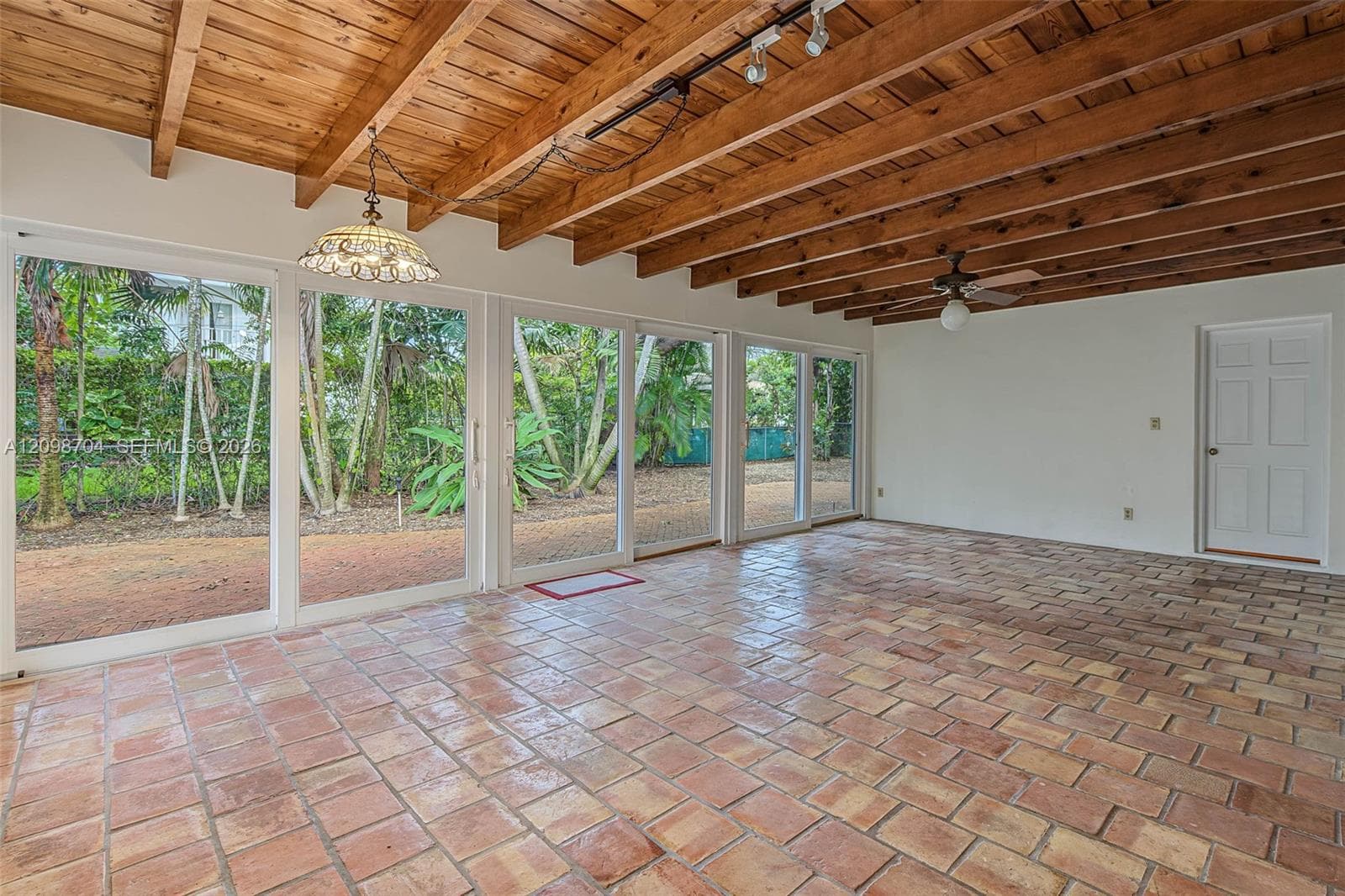 508 N Castania Ave photo 25