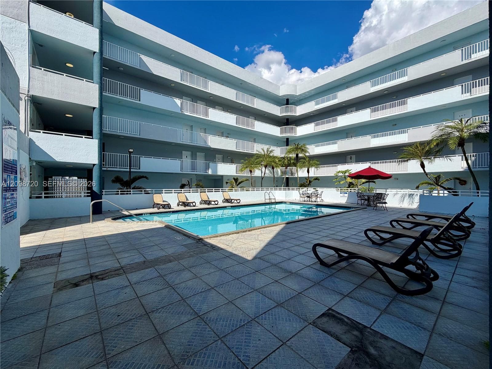 AZUL AT FONTAINEBLEAU CON · #404 in Miami - Photo 3