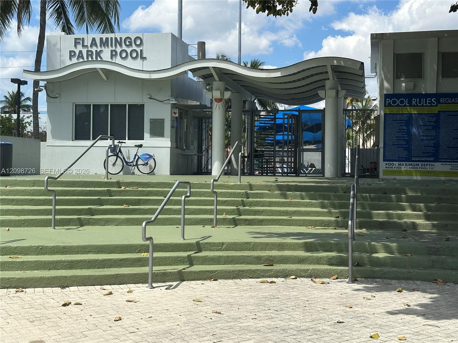2 Swimming Pools at Flamingo Park