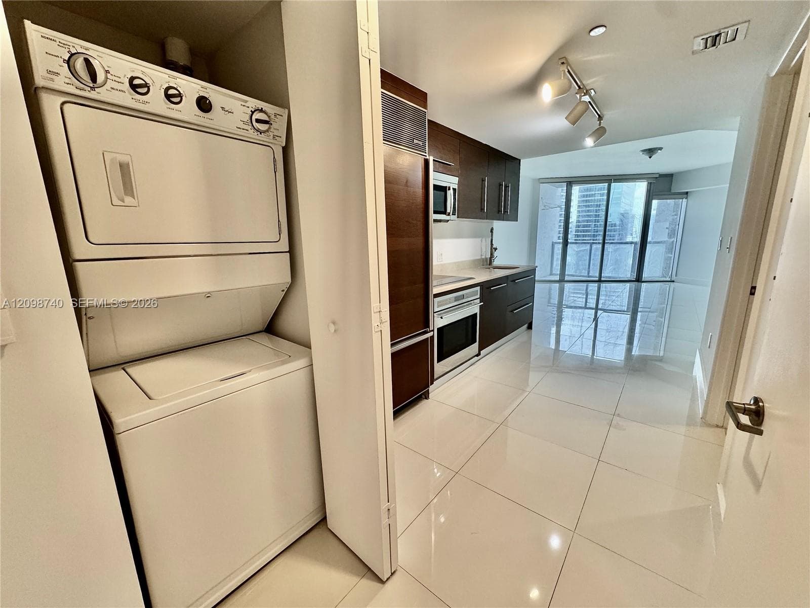 Icon Brickell I · #3808 in Miami - Photo 23