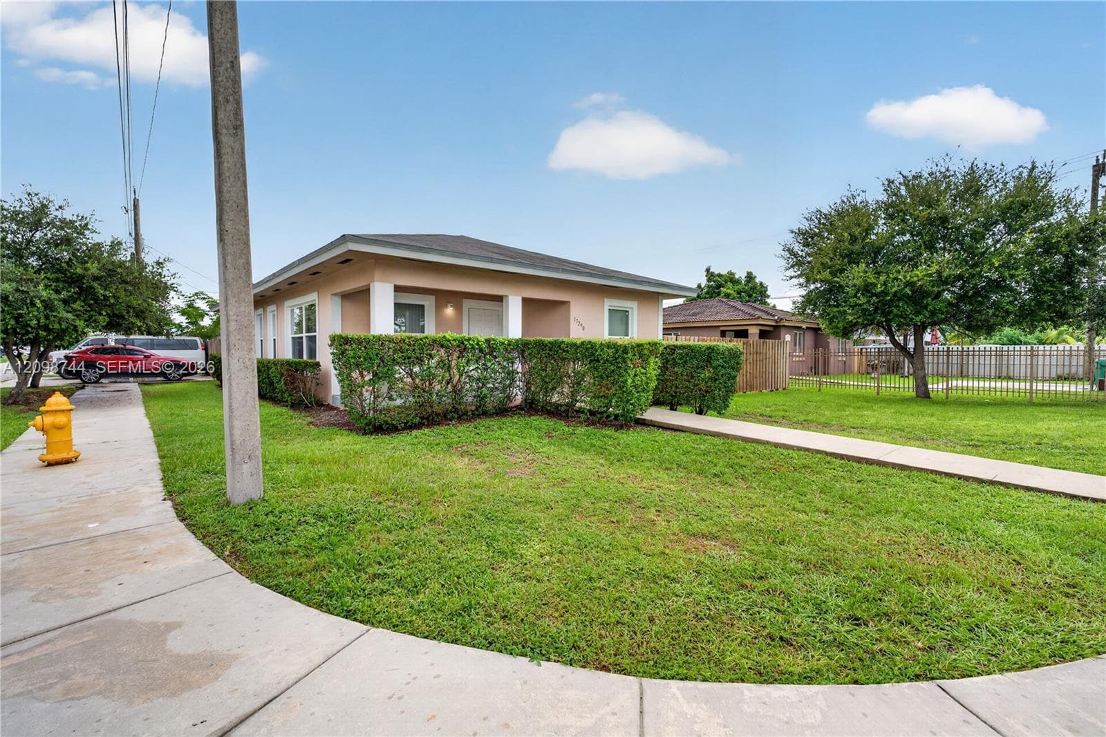 17290 SW 103rd Ave photo 2