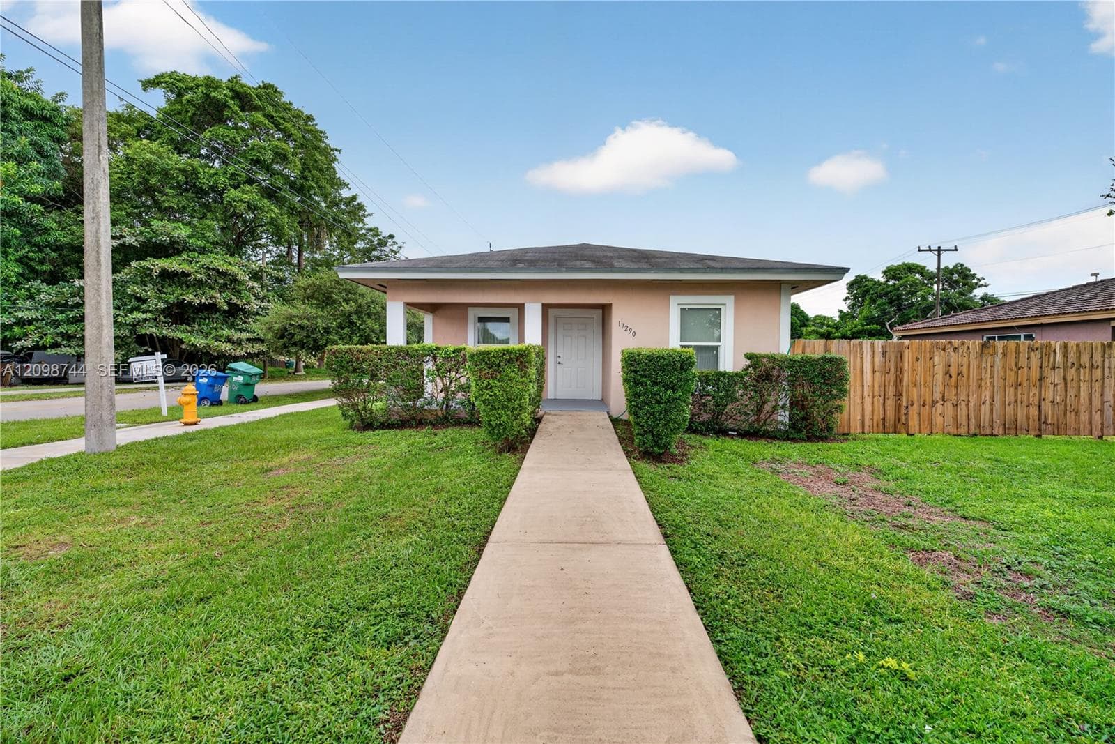 17290 SW 103rd Ave photo 1