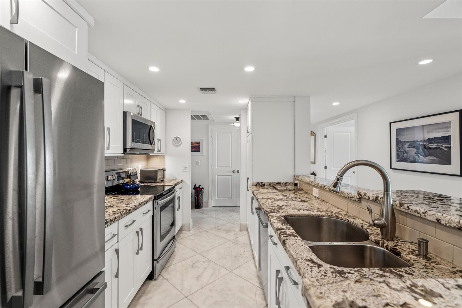 KITCHEN_2_STRAIGHT_DT