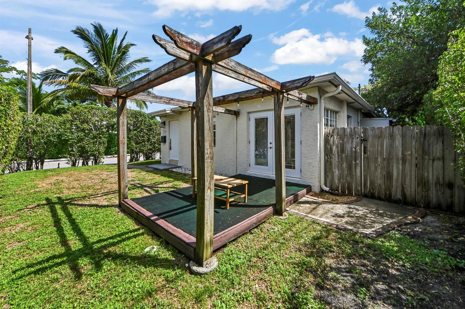 04 Front 04