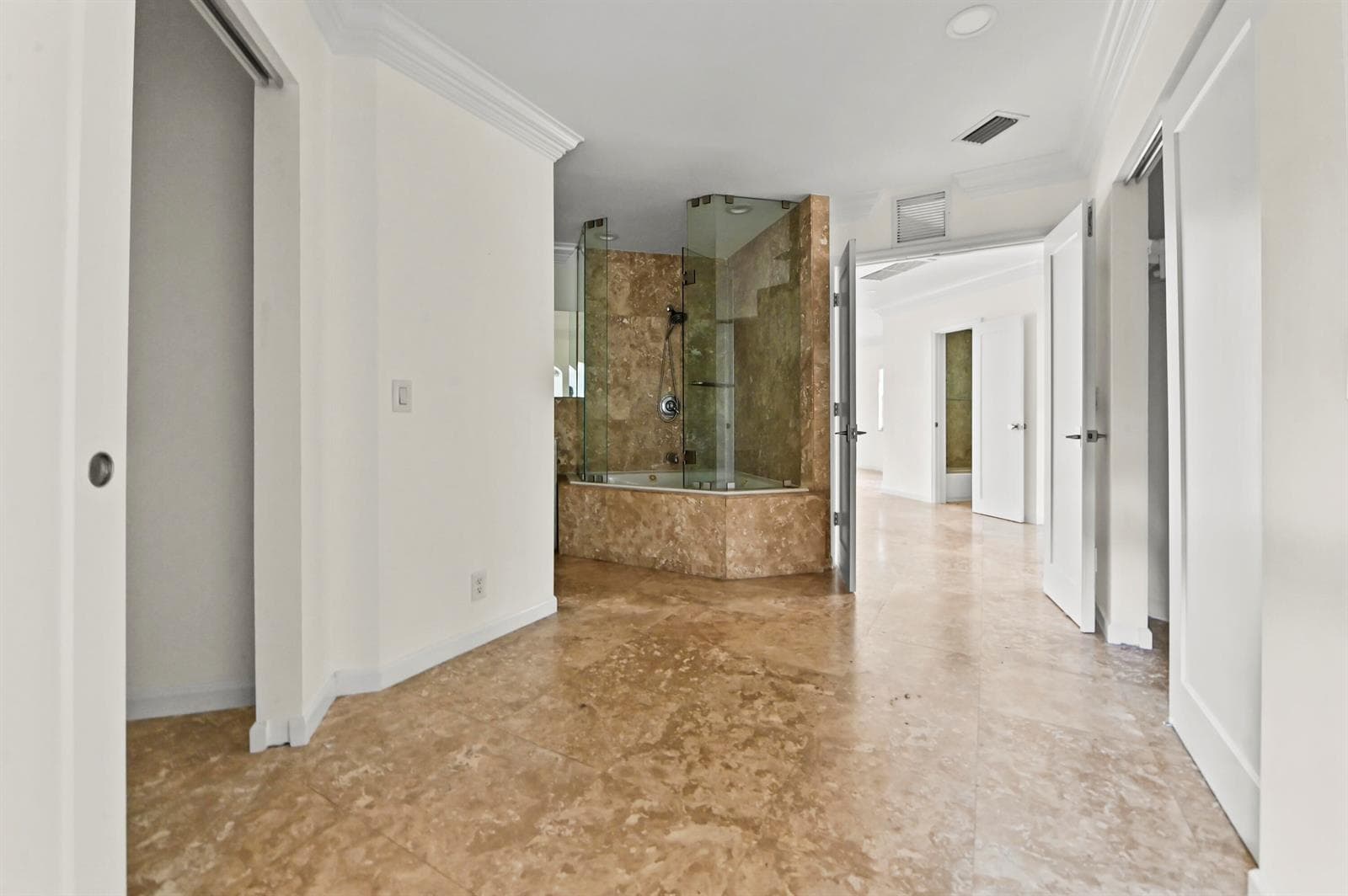21 Bathroom 01
