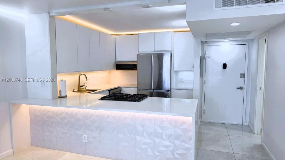 Parker Plaza · #2117 in Hallandale Beach - Photo 9