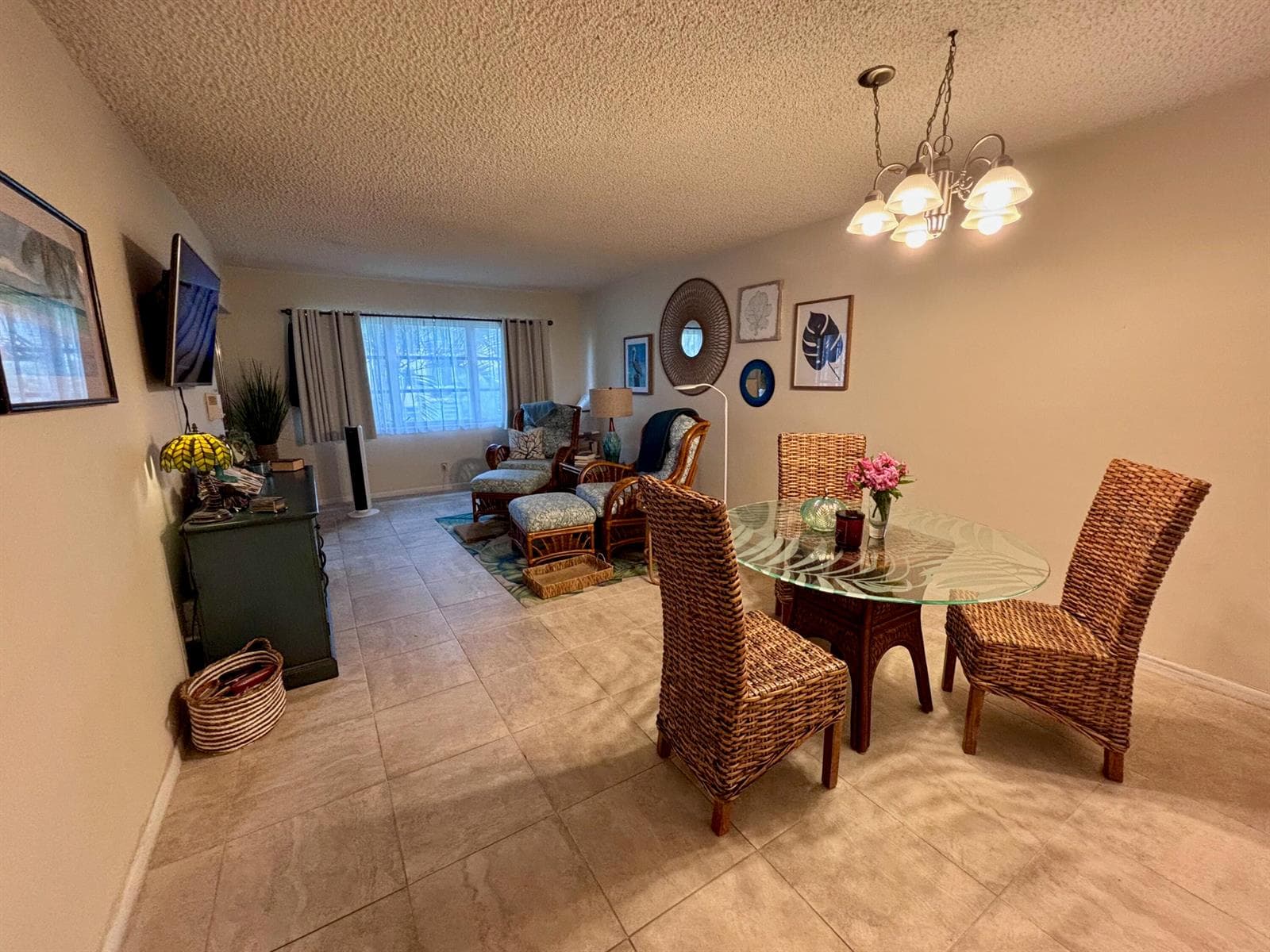 dining/living area